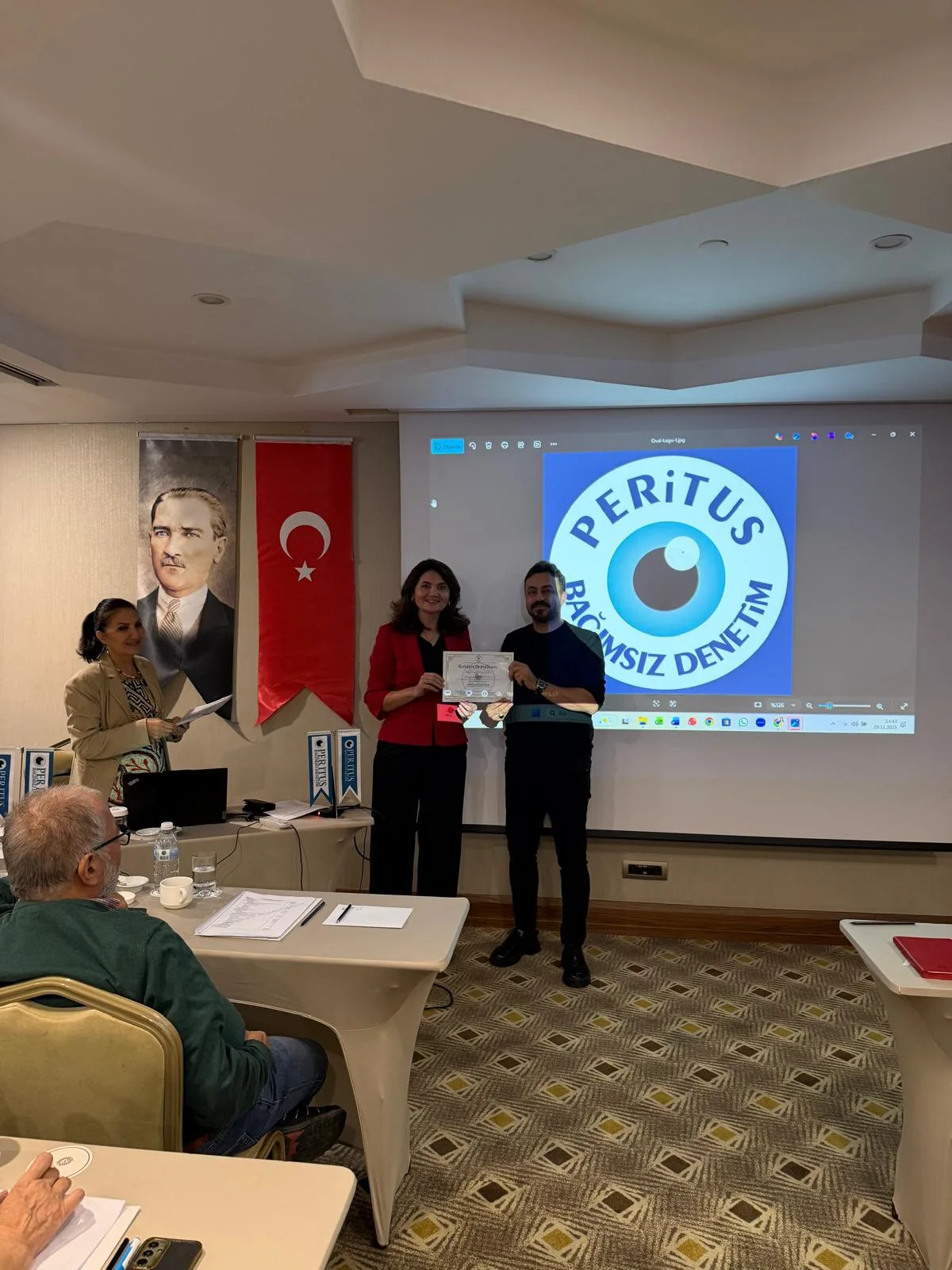 Peritus Akademi eğitim programında sertifika töreni